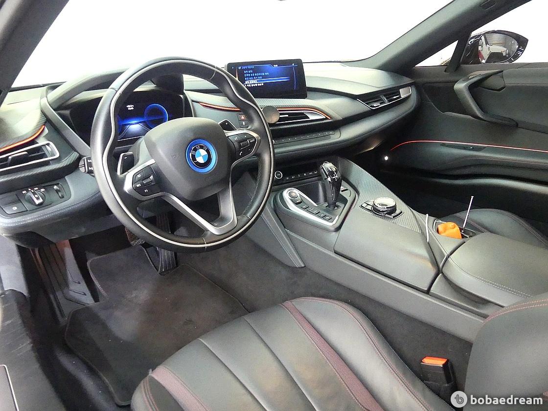 BMW i8 쿠페 프로토닉 레드 에디션