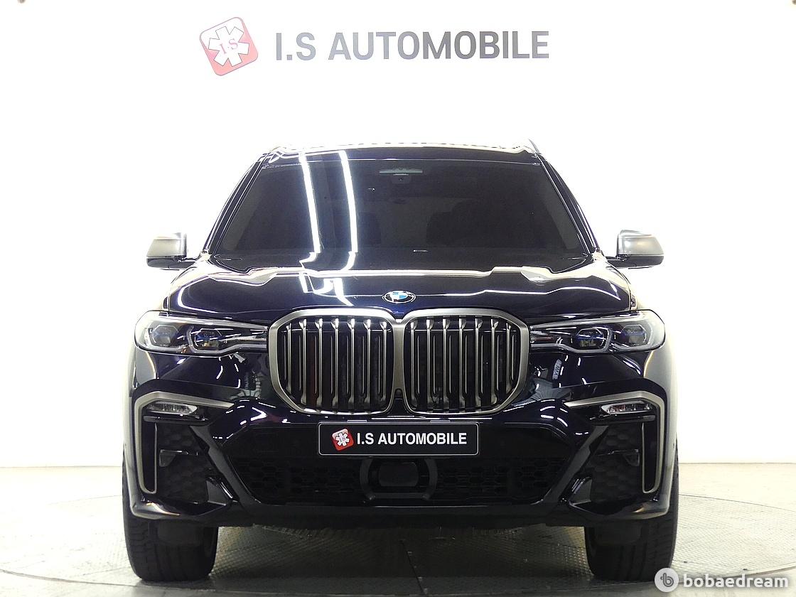 BMW X7 M50i