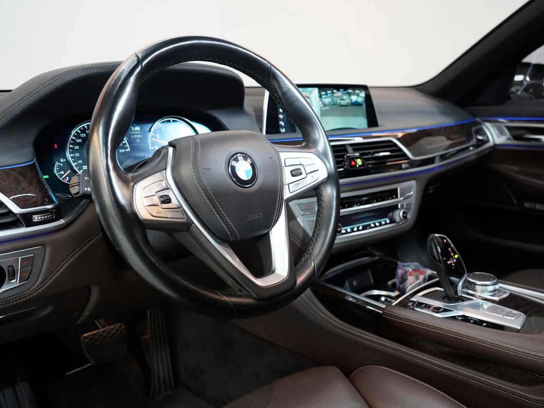 BMW 6세대 740i