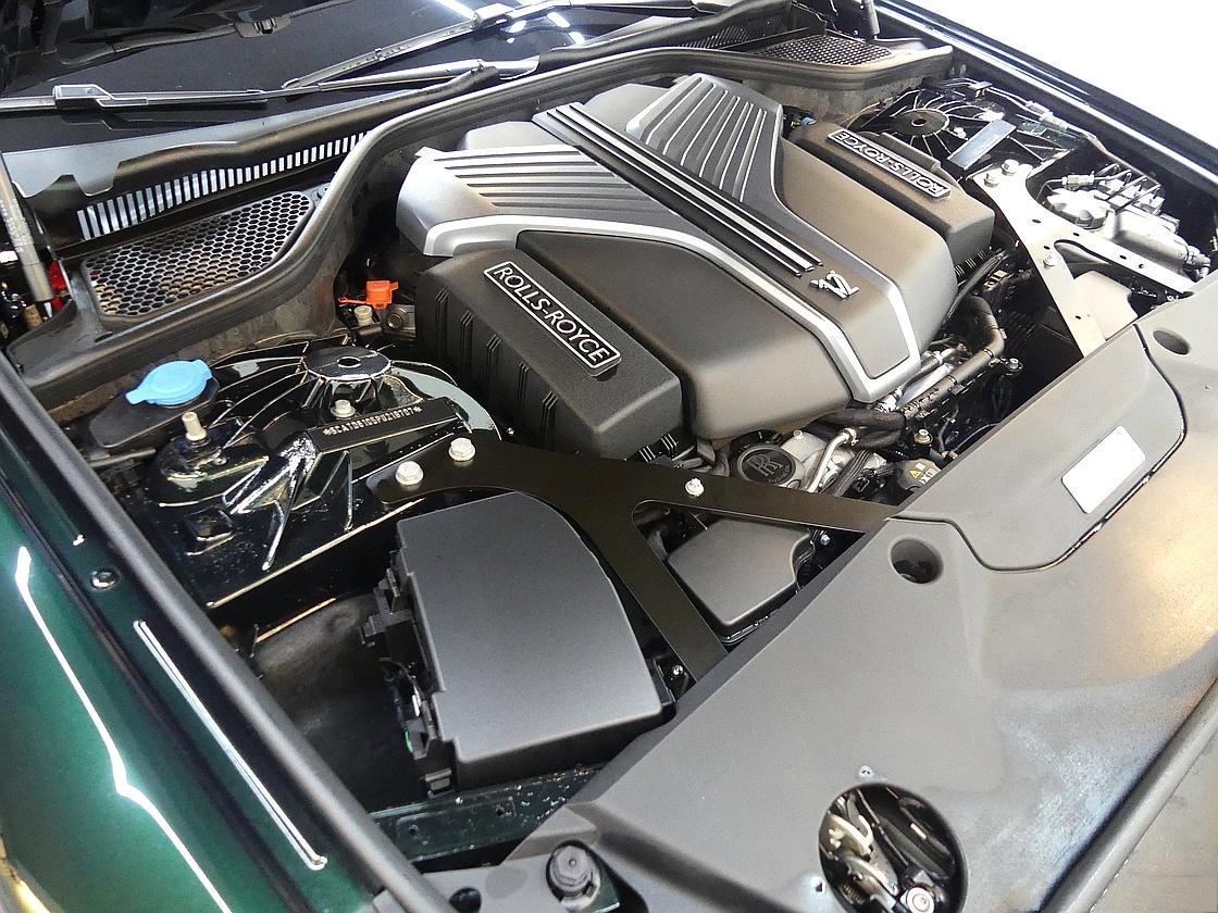 롤스로이스 고스트 2세대 6.7 V12 블랙 배지
