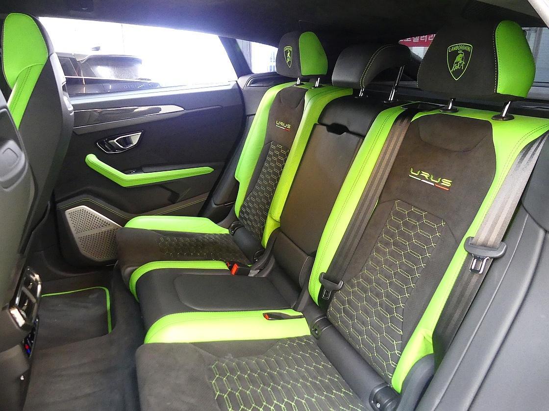 람보르기니 우루스 4.0 V8 펄 캡슐