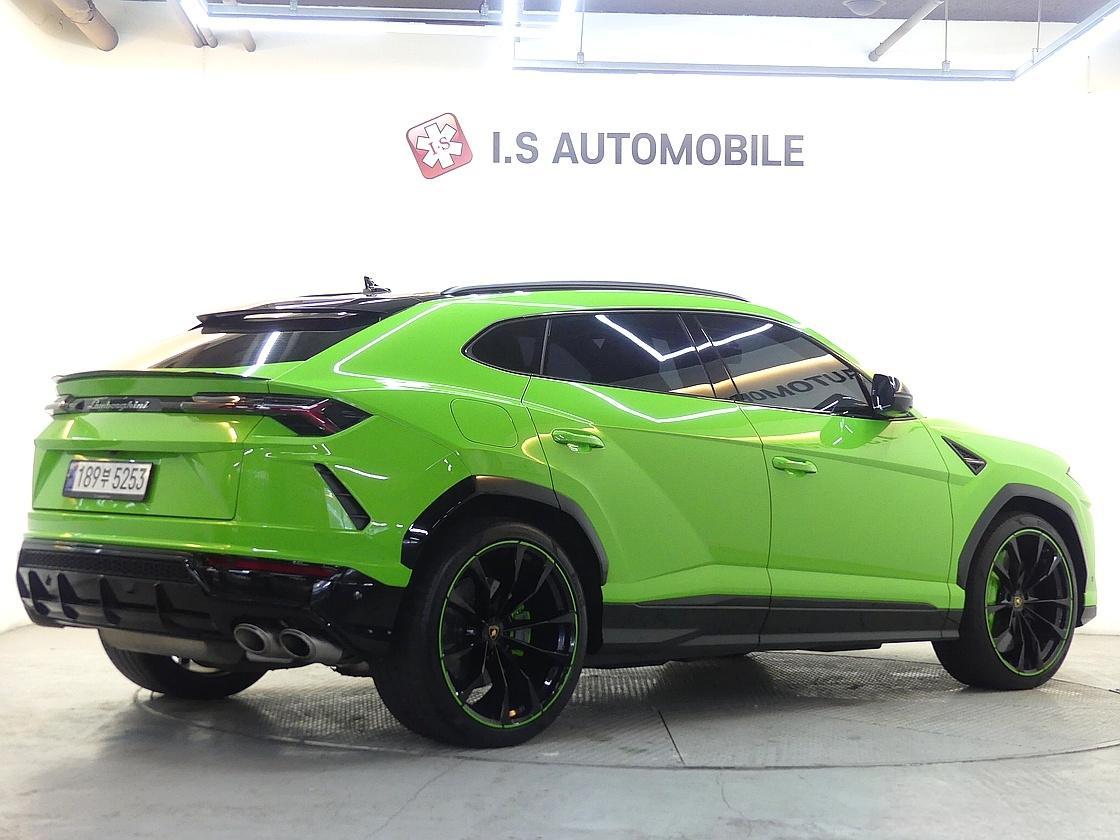 람보르기니 우루스 4.0 V8 펄 캡슐