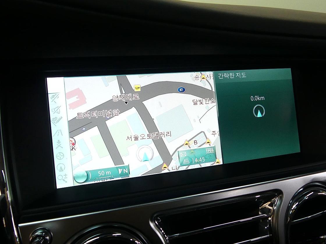 롤스로이스 고스트 2세대 6.7 V12 블랙 배지
