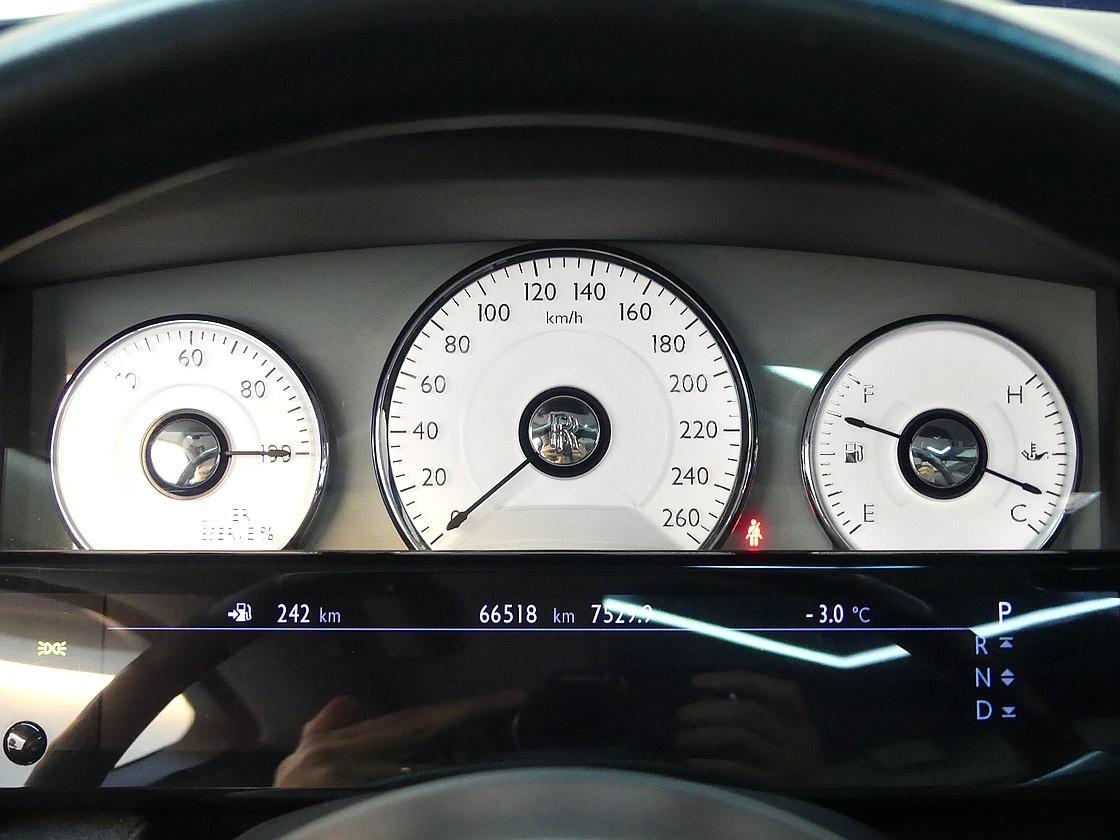 롤스로이스 고스트 2세대 6.7 V12 블랙 배지