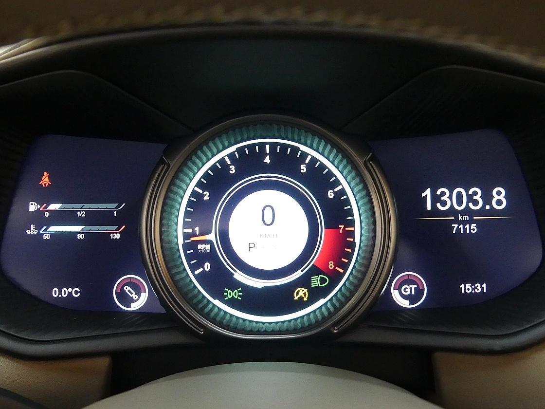 애스턴마틴 DB11 4.0 V8 볼란테