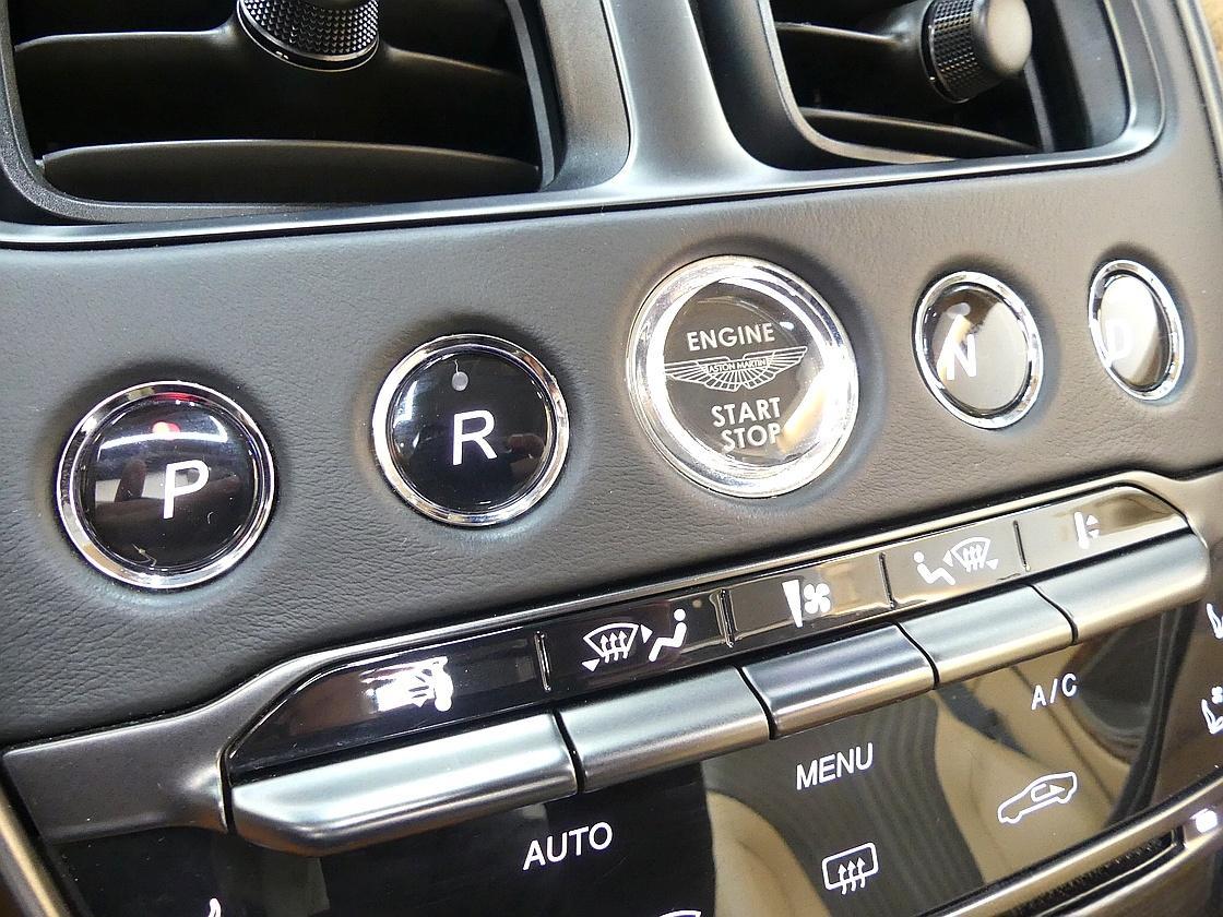 애스턴마틴 DB11 4.0 V8 볼란테