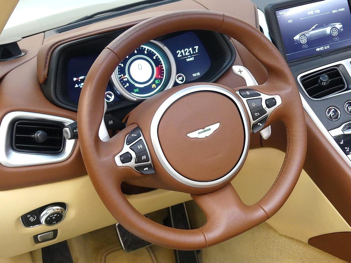 애스턴마틴 DB11 4.0 V8 볼란테