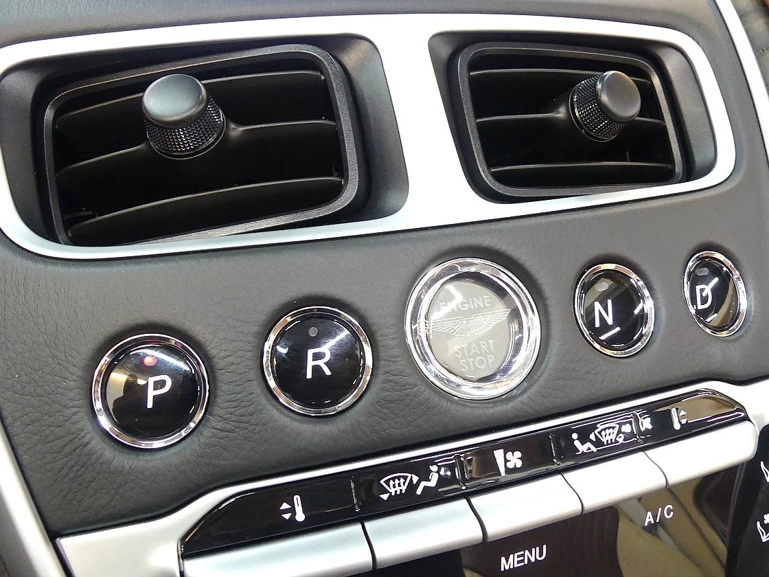 애스턴마틴 DB11 4.0 V8 볼란테