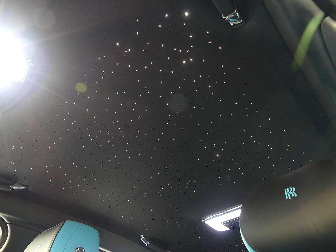 롤스로이스 고스트 2세대 6.7 V12 블랙 배지