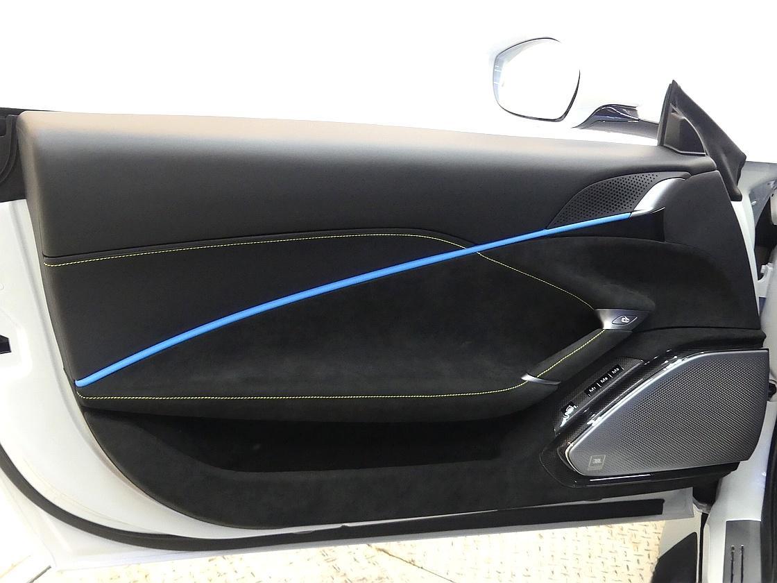 페라리 로마 스파이더 3.9 V8