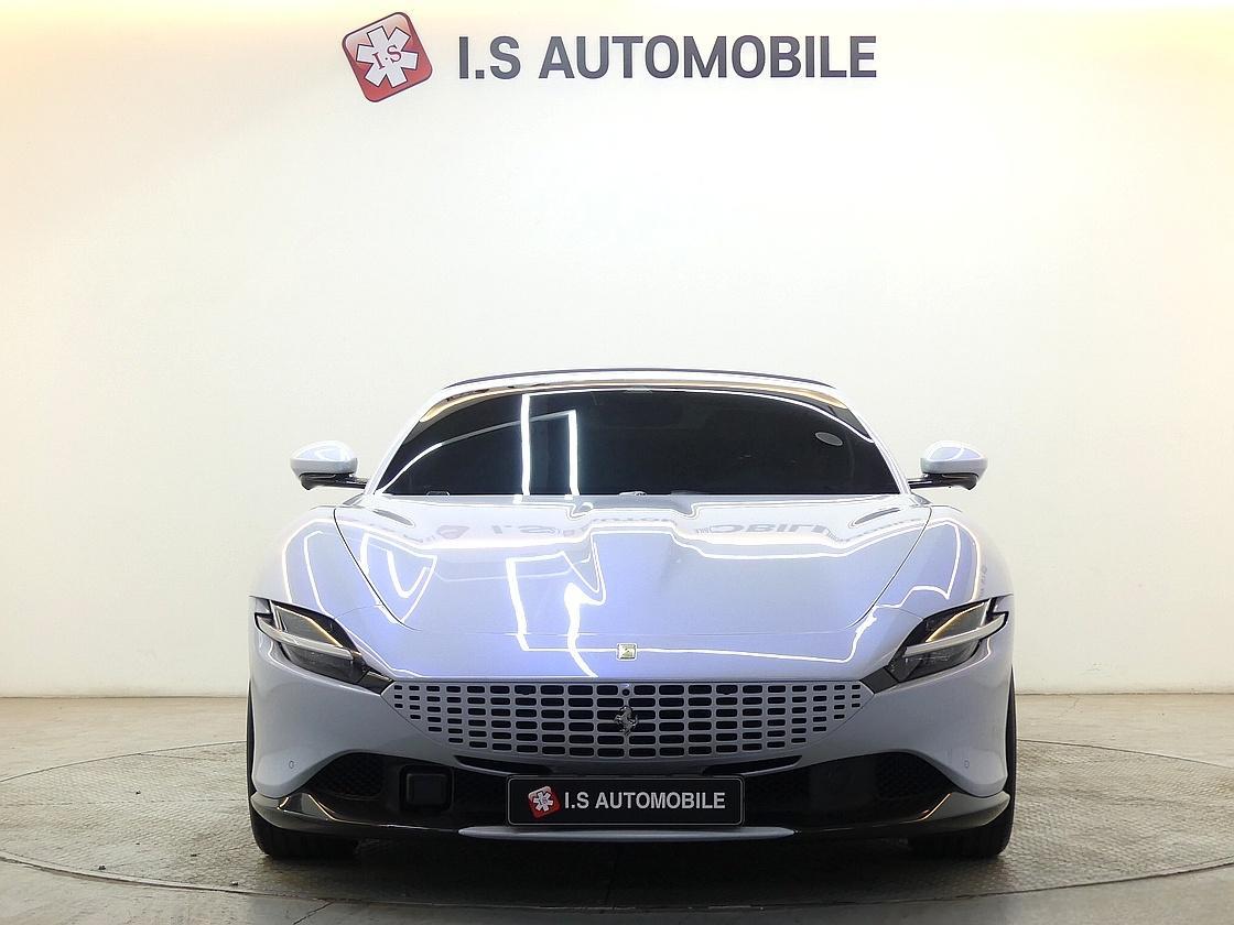 페라리 로마 스파이더 3.9 V8