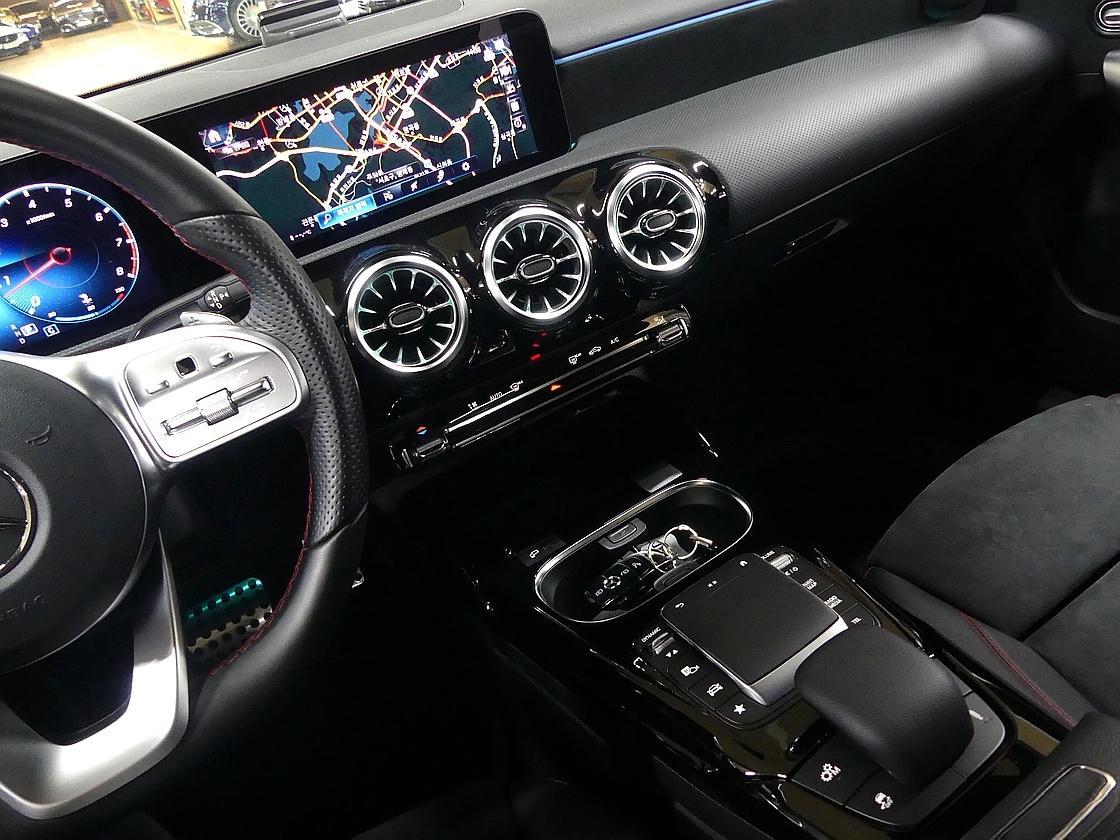 벤츠 A35 AMG 4매틱 세단