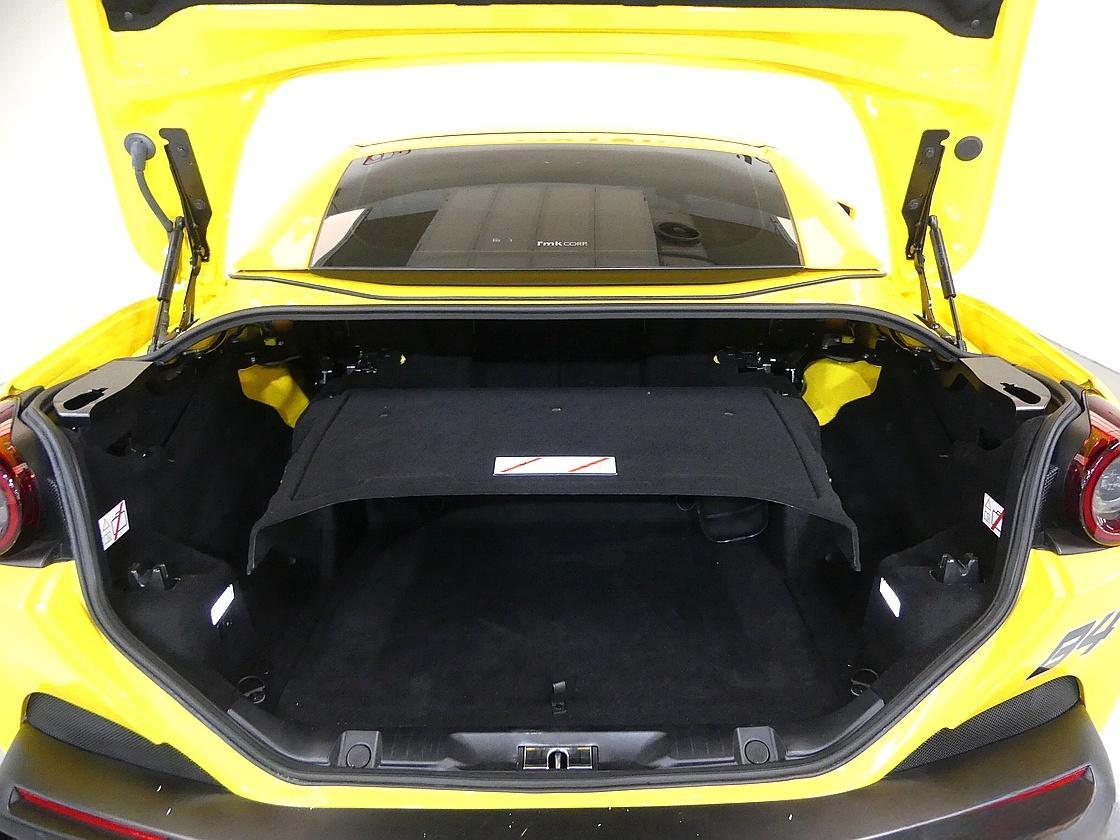 페라리 포르토피노 3.9 V8