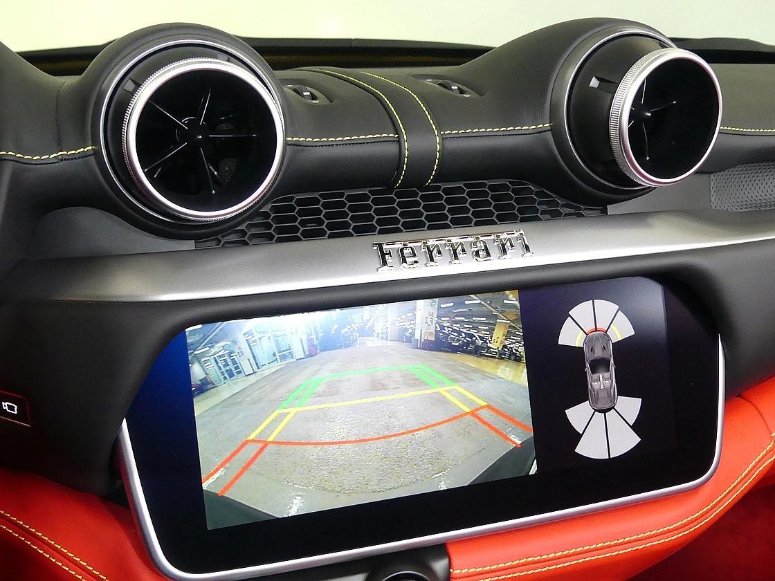 페라리 포르토피노 3.9 V8