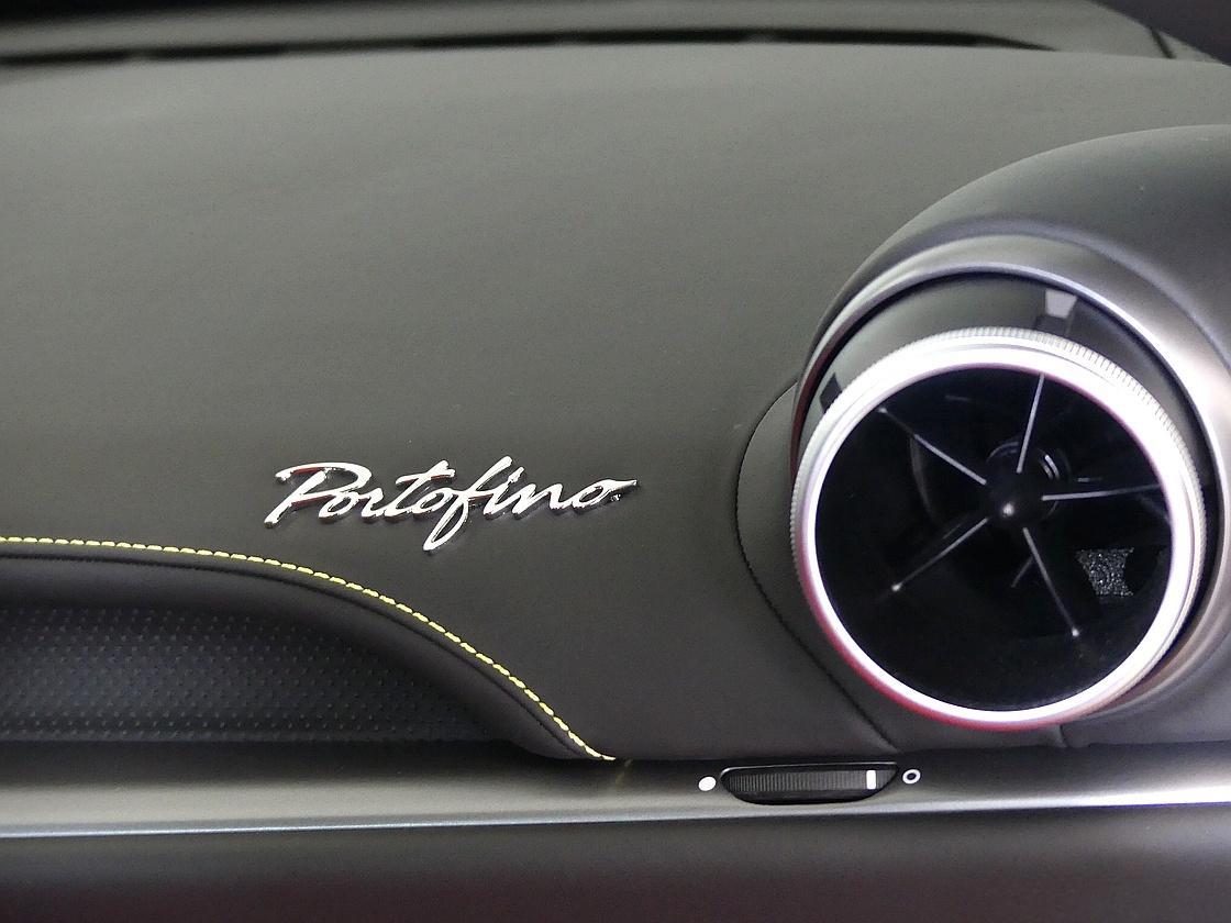 페라리 포르토피노 3.9 V8