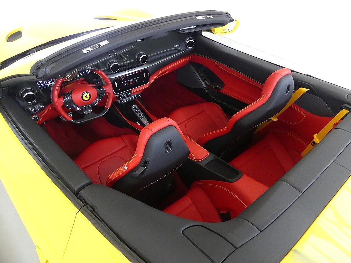 페라리 포르토피노 3.9 V8