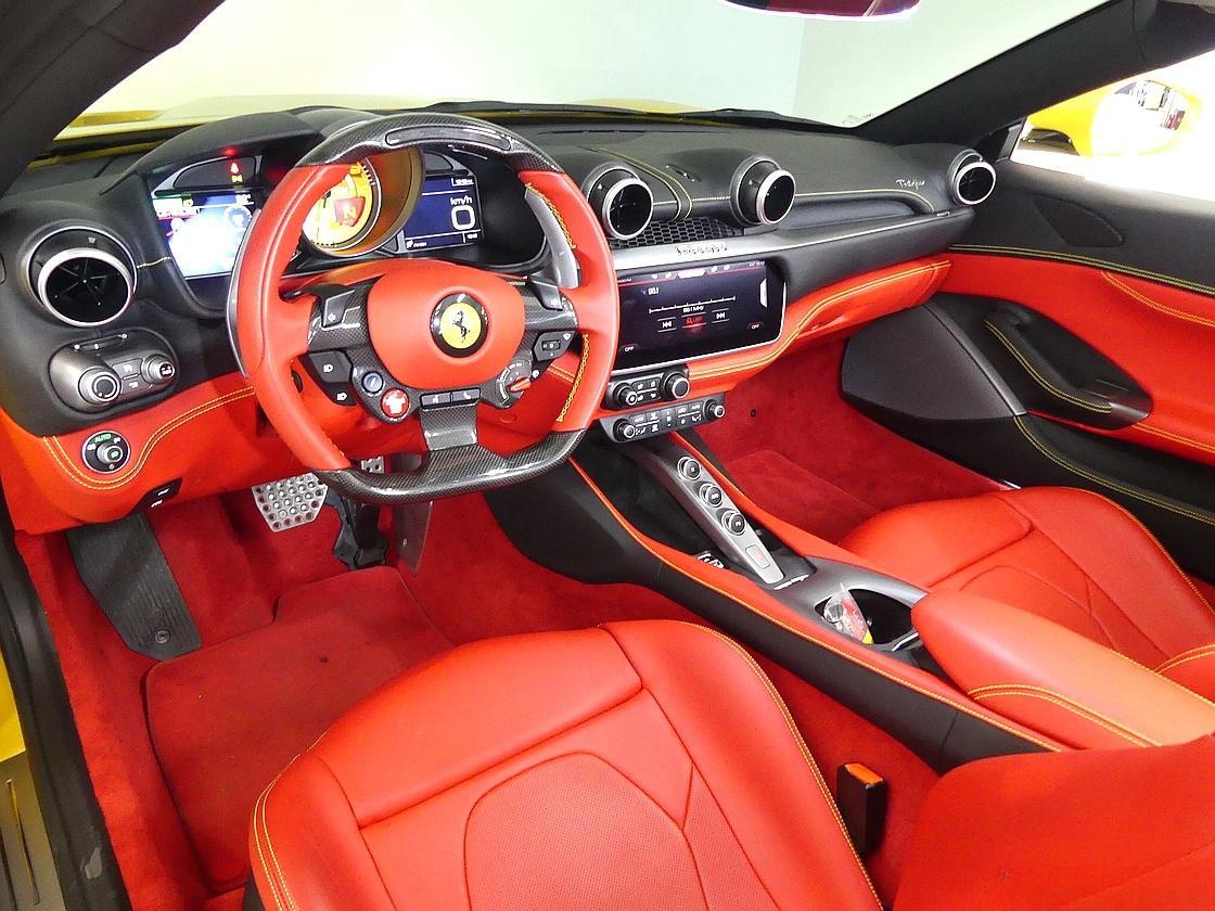 페라리 포르토피노 3.9 V8