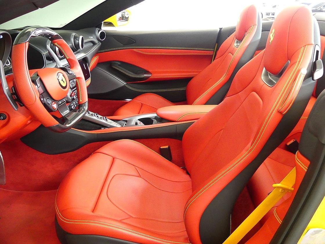 페라리 포르토피노 3.9 V8