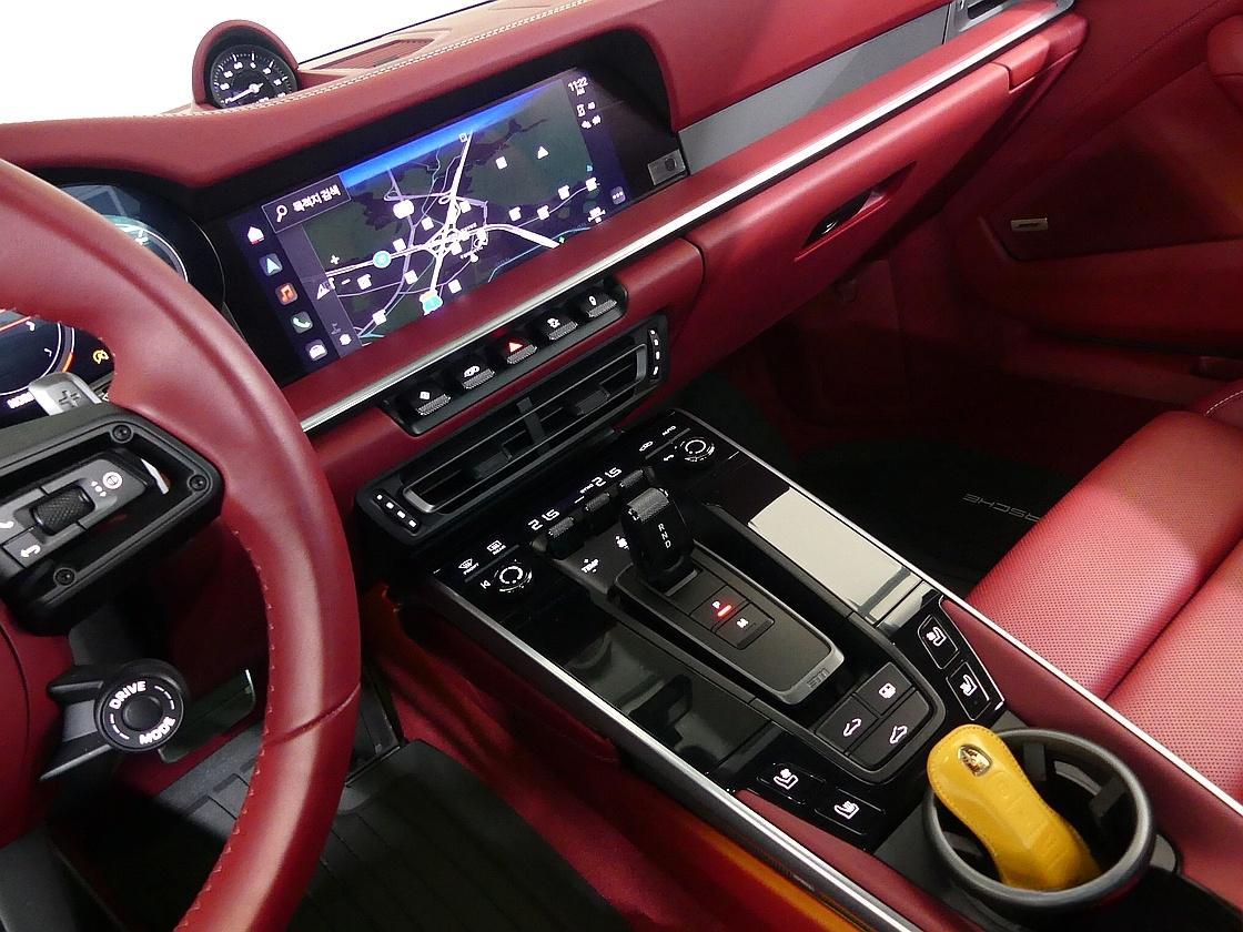 포르쉐 911 8세대 카레라 GTS