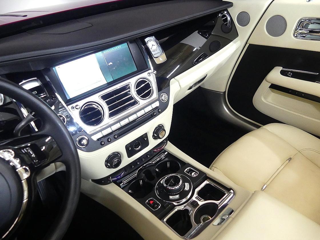롤스로이스 던 6.6 V12