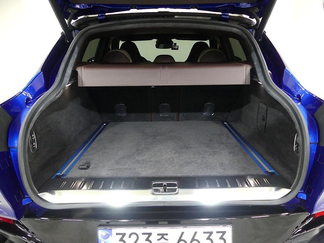 애스턴마틴 DBX 707 4.0 V8