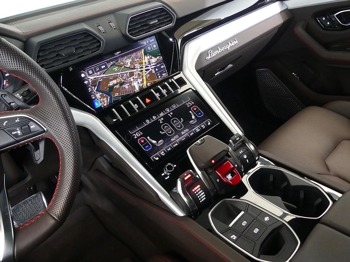 람보르기니 우루스 4.0 V8