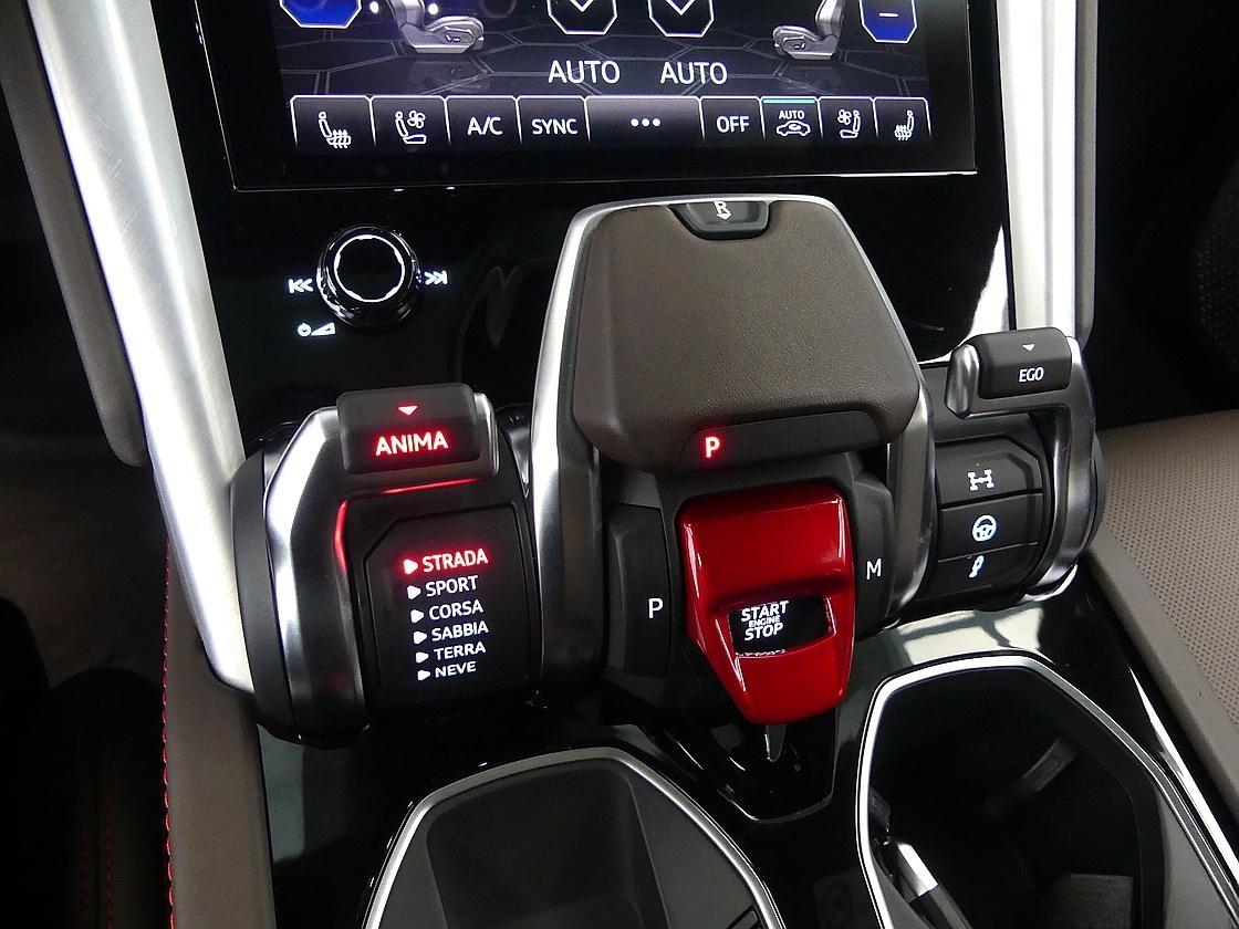 람보르기니 우루스 4.0 V8