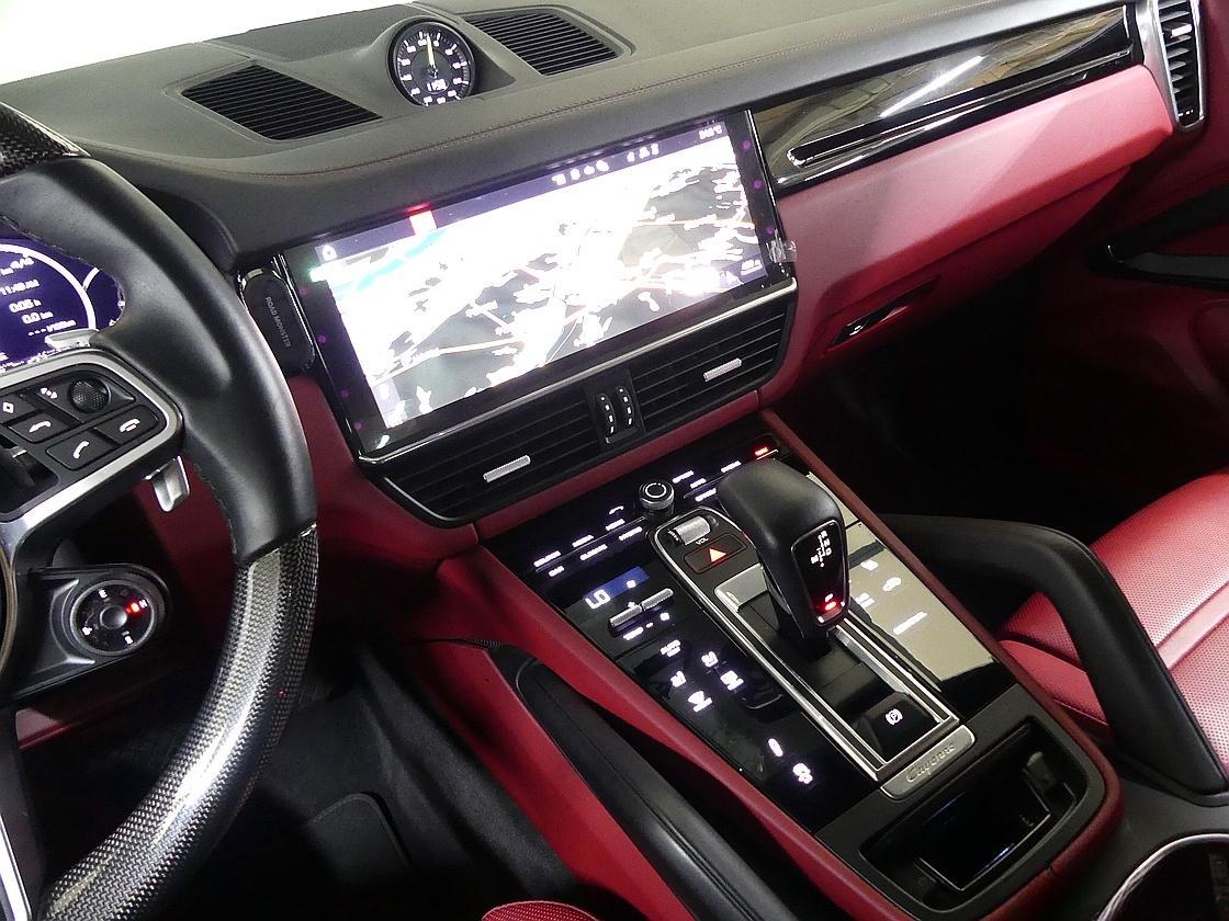 포르쉐 카이엔 3세대 3.0 E-하이브리드 쿠페