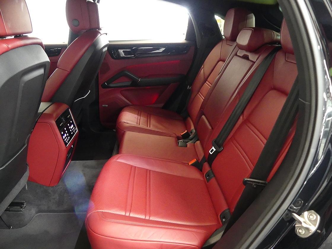 포르쉐 카이엔 3세대 3.0 E-하이브리드 쿠페