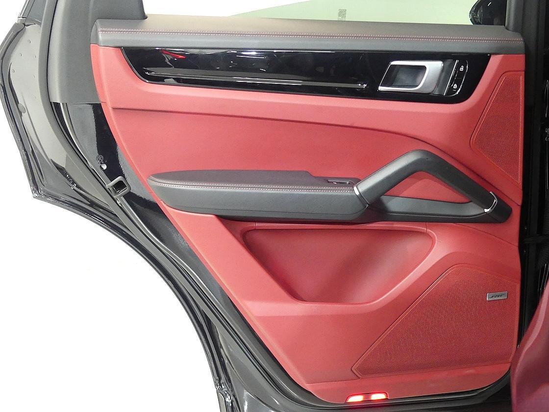 포르쉐 카이엔 3세대 3.0 E-하이브리드 쿠페