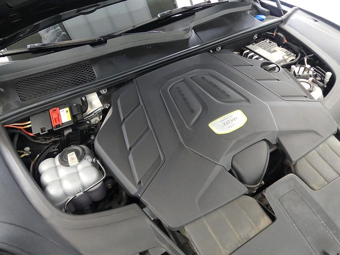 포르쉐 카이엔 3세대 3.0 E-하이브리드 쿠페