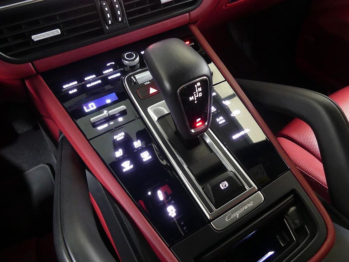 포르쉐 카이엔 3세대 3.0 E-하이브리드 쿠페