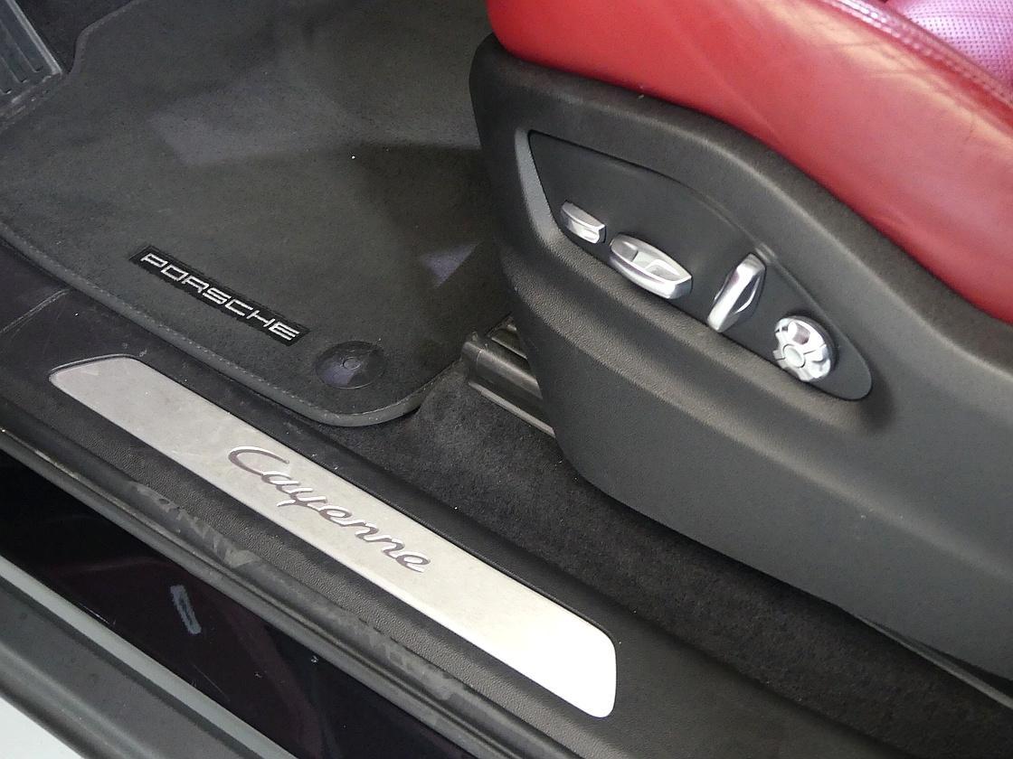 포르쉐 카이엔 3세대 3.0 E-하이브리드 쿠페