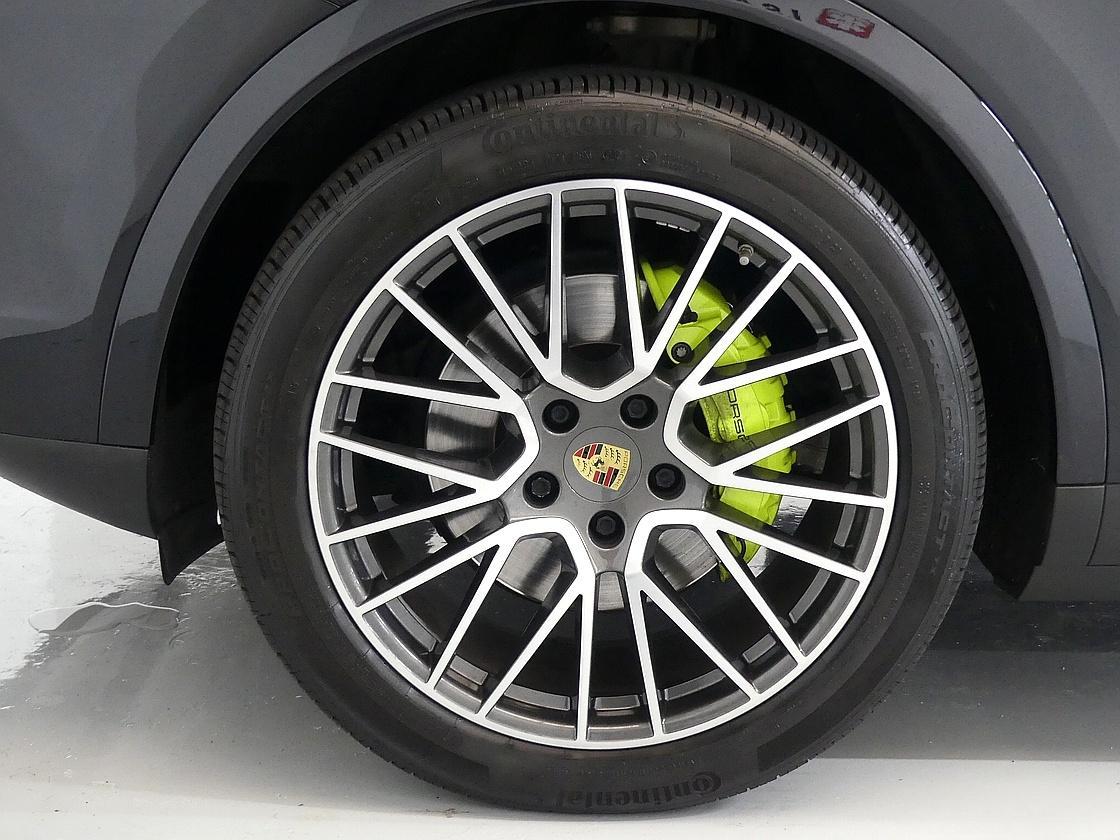 포르쉐 카이엔 3세대 3.0 E-하이브리드 쿠페