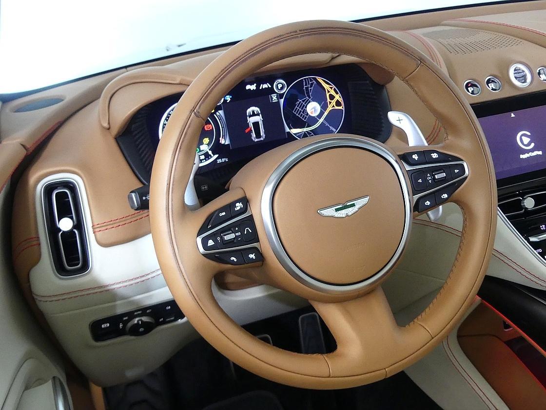 애스턴마틴 DBX 4.0 V8