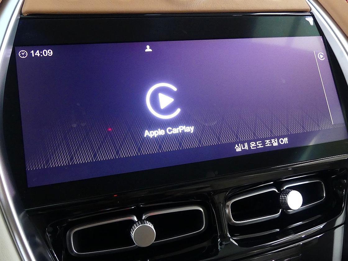 애스턴마틴 DBX 4.0 V8