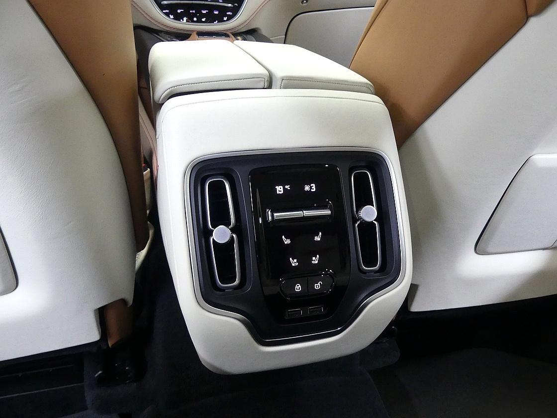 애스턴마틴 DBX 4.0 V8