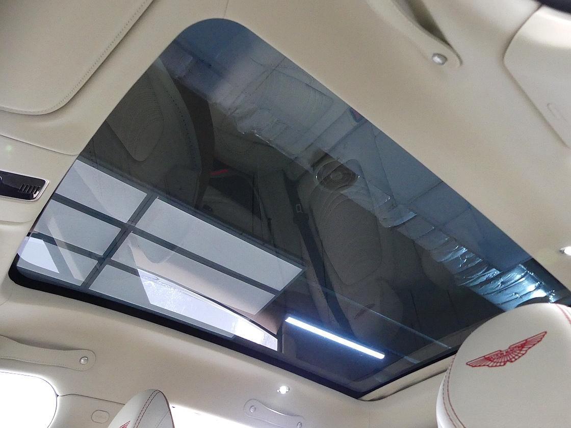 애스턴마틴 DBX 4.0 V8