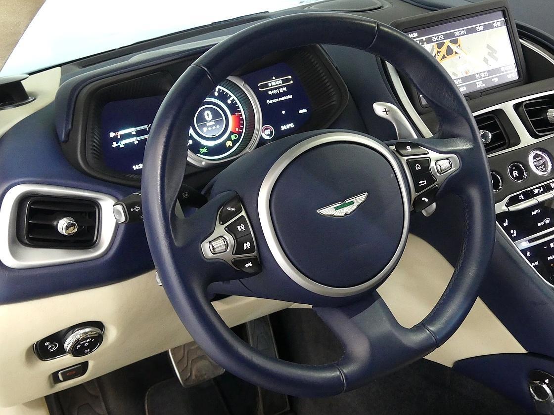 애스턴마틴 DB11 5.2 V12 쿠페