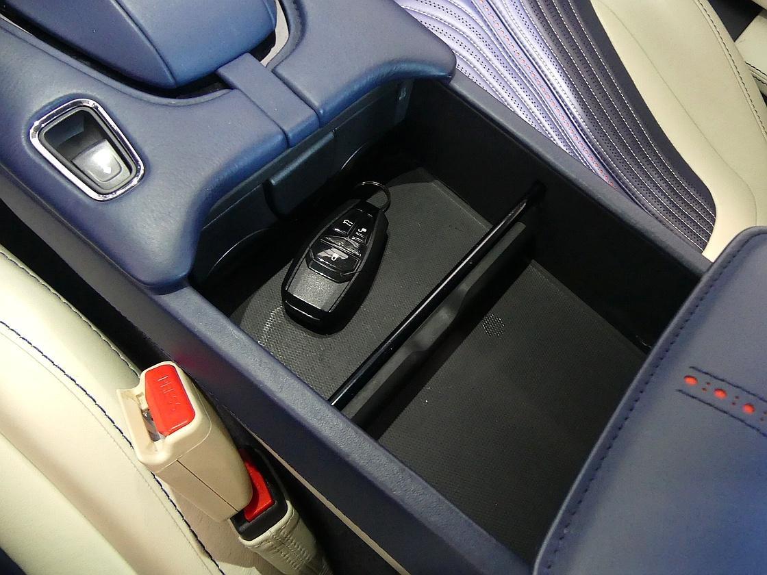 애스턴마틴 DB11 5.2 V12 쿠페