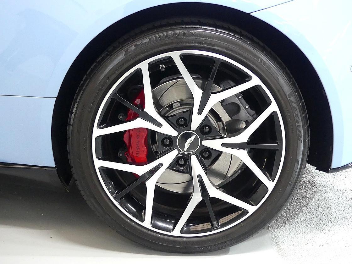 애스턴마틴 DB11 5.2 V12 쿠페