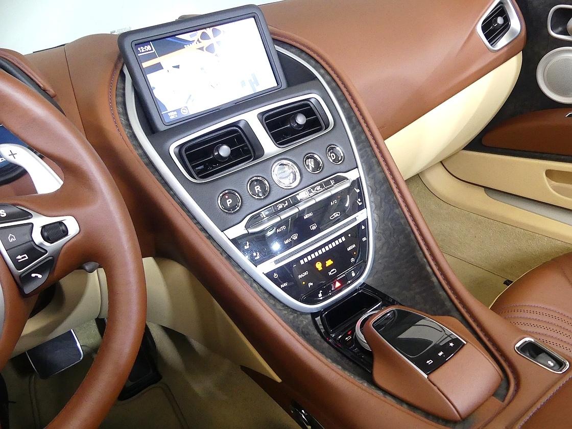 애스턴마틴 DB11 4.0 V8 볼란테