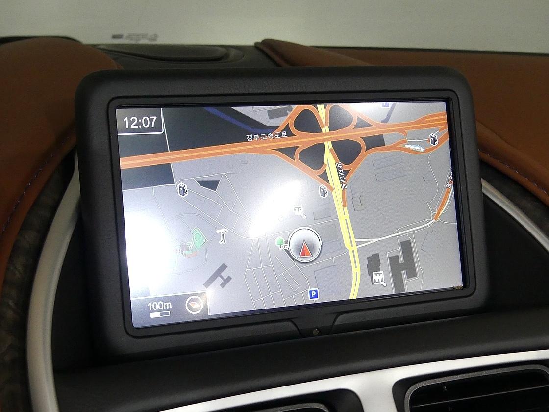 애스턴마틴 DB11 4.0 V8 볼란테