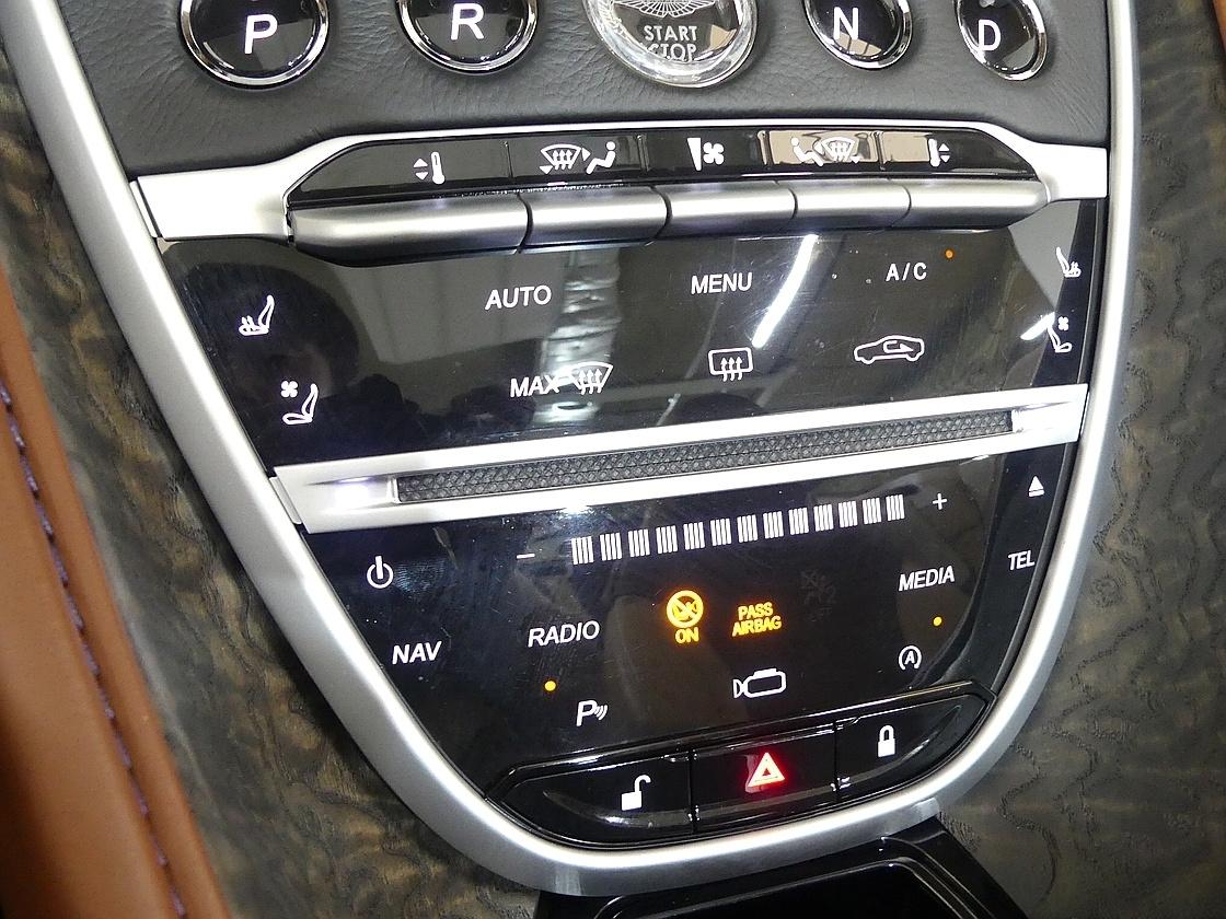 애스턴마틴 DB11 4.0 V8 볼란테