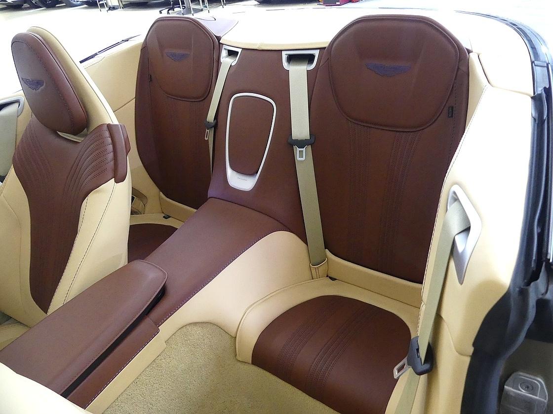 애스턴마틴 DB11 4.0 V8 볼란테