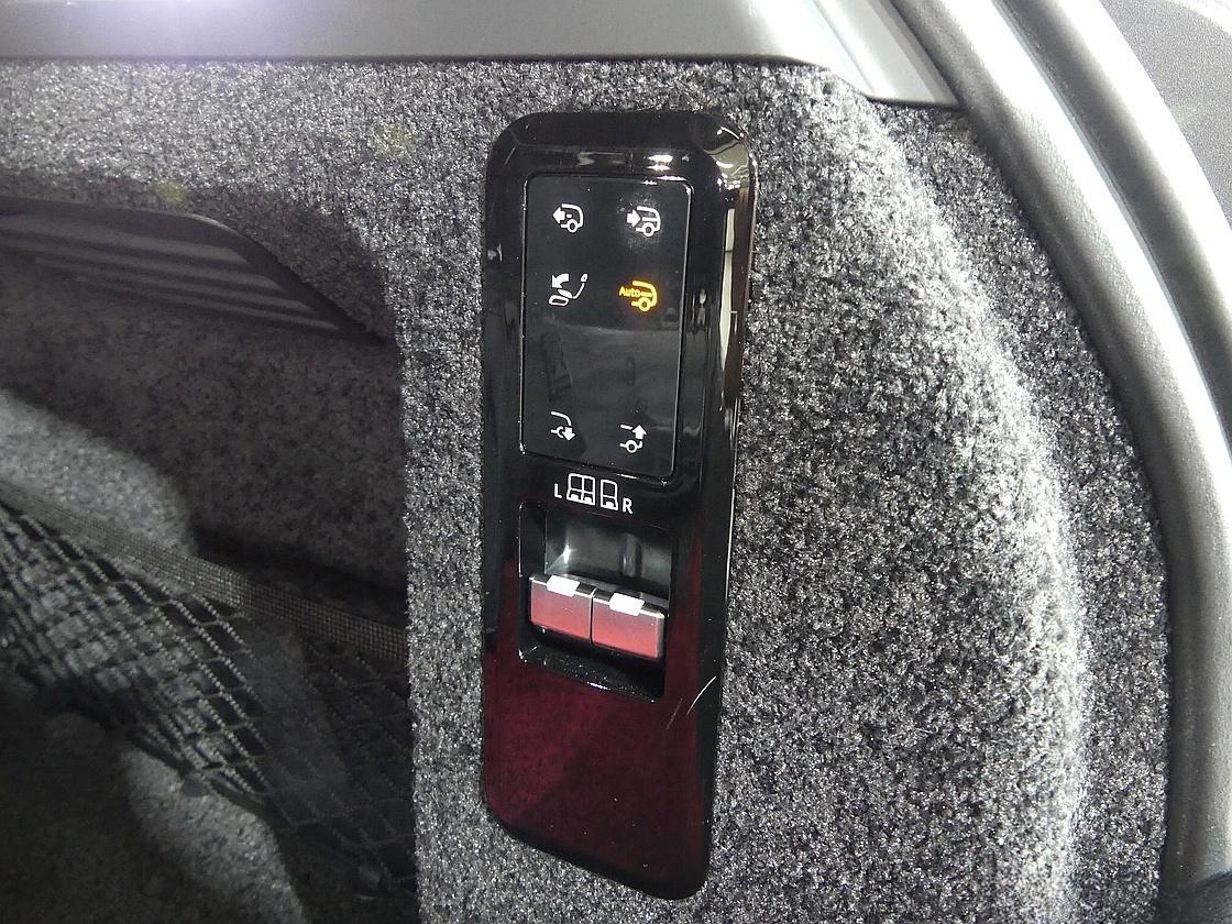 랜드로버 레인지로버 5세대 4.4 P530 LWB 오토바이오그래피