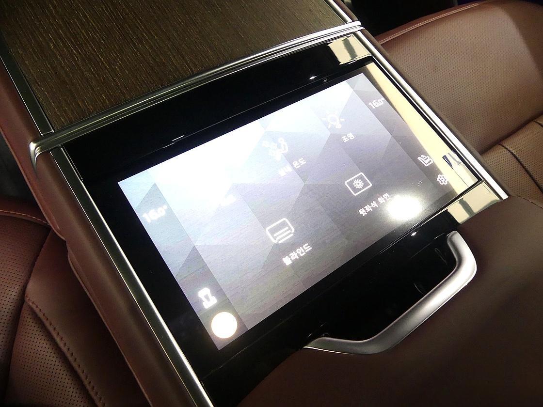 랜드로버 레인지로버 5세대 4.4 P530 LWB 오토바이오그래피