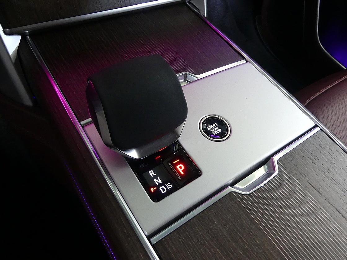 랜드로버 레인지로버 5세대 4.4 P530 LWB 오토바이오그래피