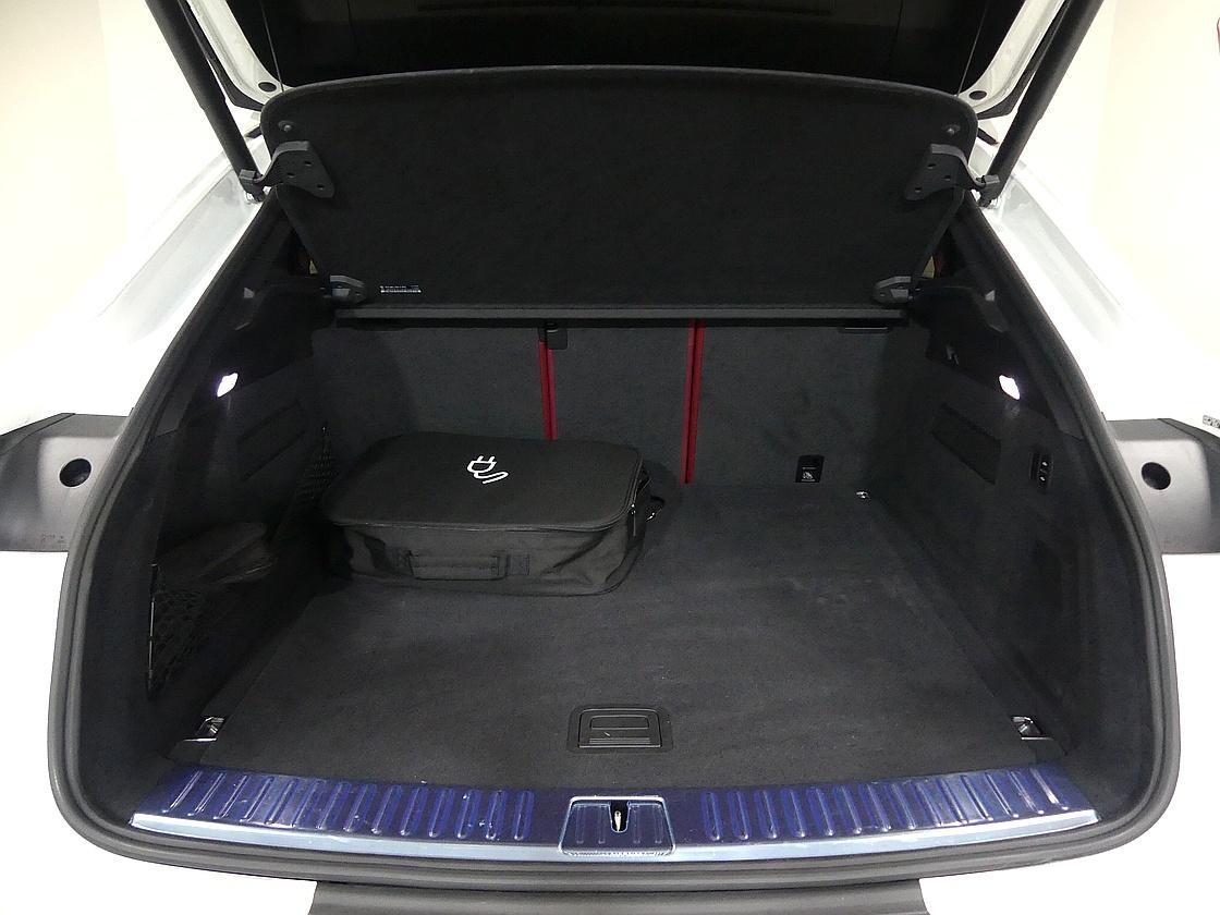 포르쉐 카이엔 3세대 3.0 E-하이브리드 쿠페 플래티넘 에디션