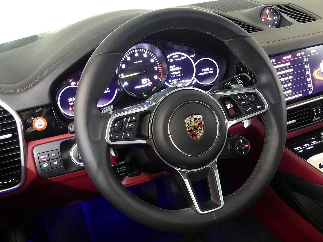 포르쉐 카이엔 3세대 3.0 E-하이브리드 쿠페 플래티넘 에디션